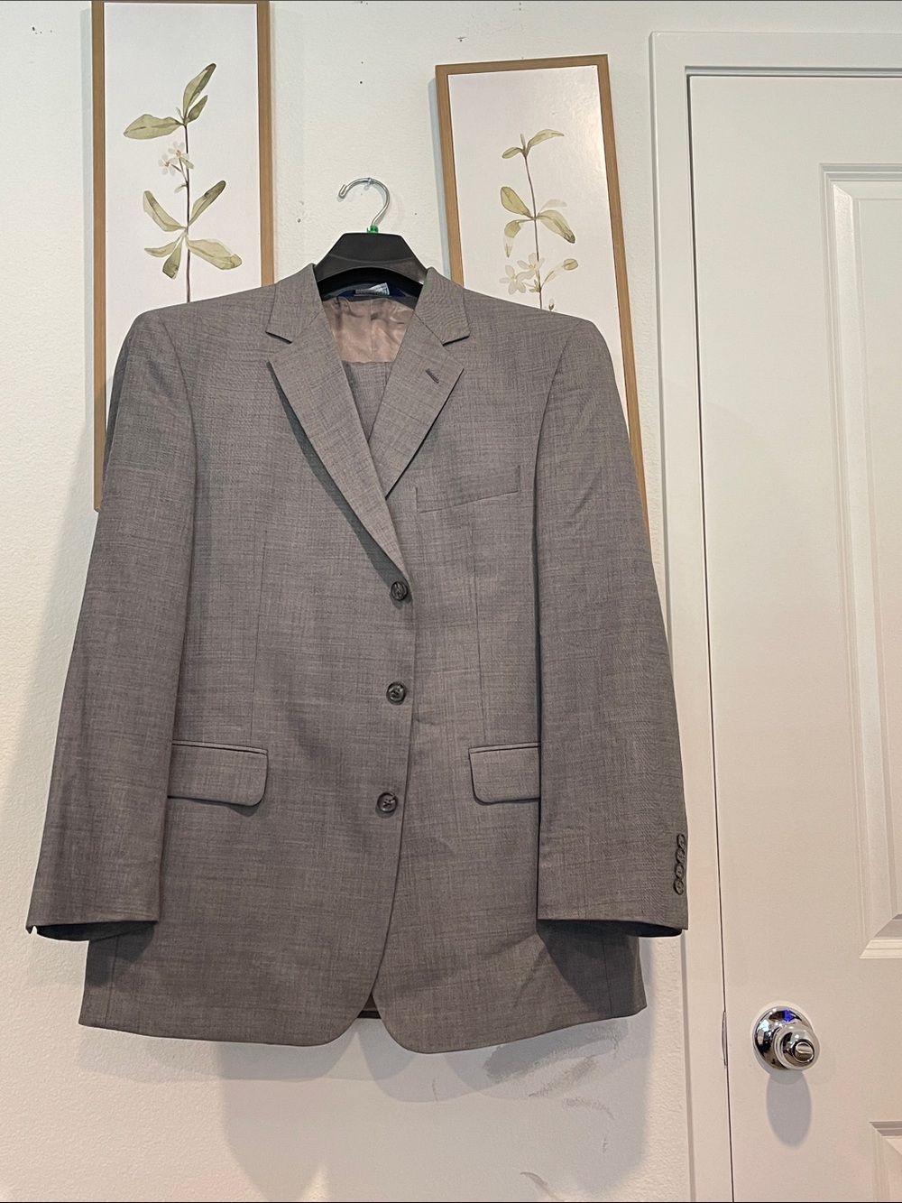 Classic Men's Gray Three-Button Suits